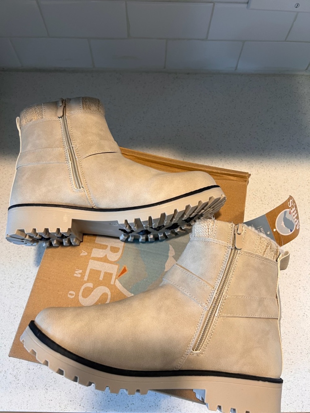 Light Taupe Women's Boots - Size 8 - Picture 4 of 5